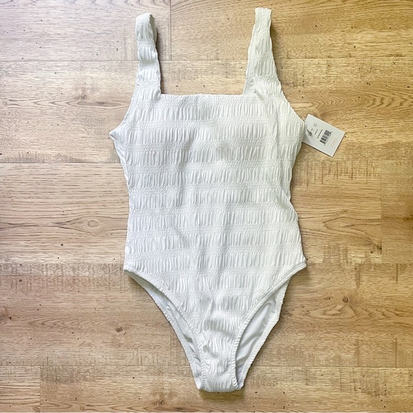 NWT Andie Swim, The Miami One Piece. Size Medium. White. Lined with cups - Picture 4 of 7